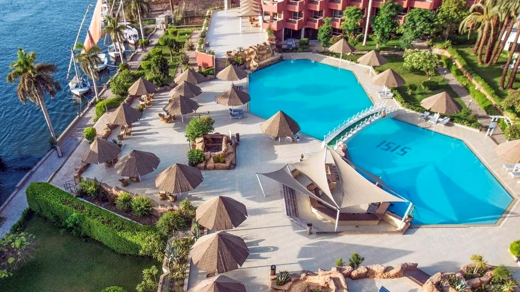 الفندق بيراميزا إيزيس الأقصر - الأقصر